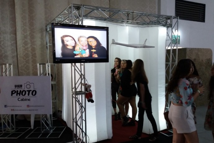 cabine-inflavel-completa-totem-e-espelho-big-0